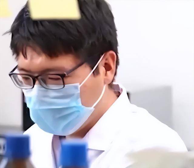 南平光泽县副县长江晖到李坊乡管蜜村查看汛期受灾现状